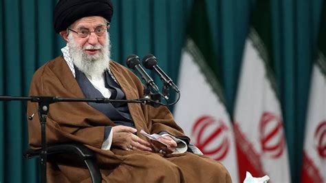 İran dini lideri Hamaney: İsrail’e saldıranların ellerinden öpüyoruz